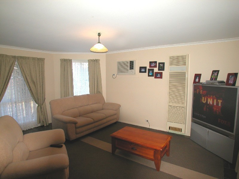 2/12 Bremner Court, Mill Park VIC 3082