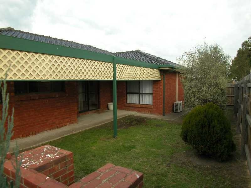 50 Kingston Town Crescent, Mill Park VIC 3082