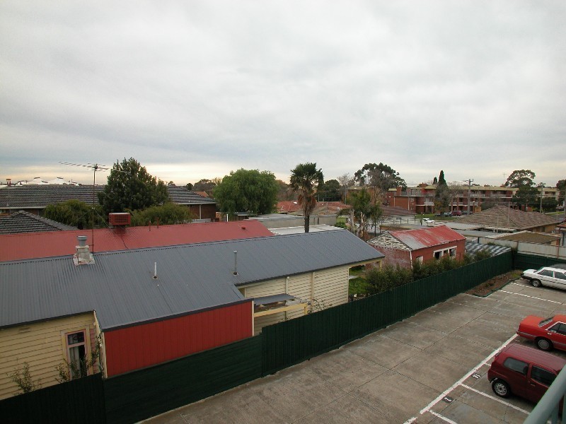 18/20 Sandown Road, Ascot Vale VIC 3032