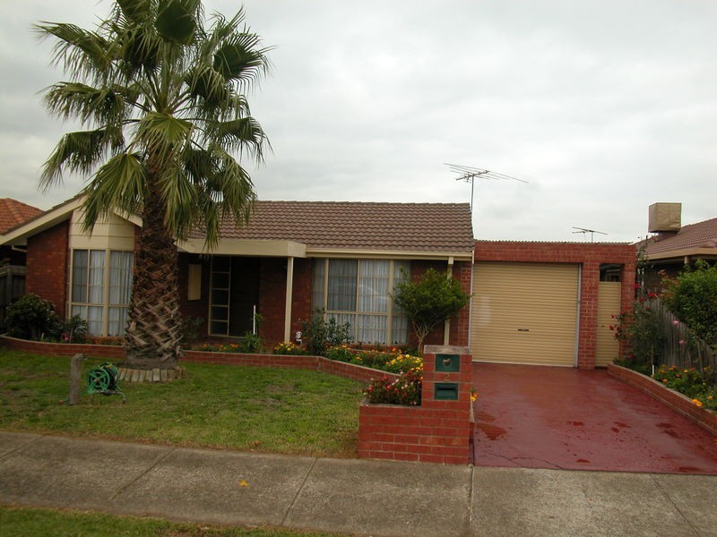 2 Manuka Court, Mill Park VIC 3082