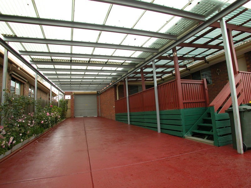 2 Manuka Court, Mill Park VIC 3082