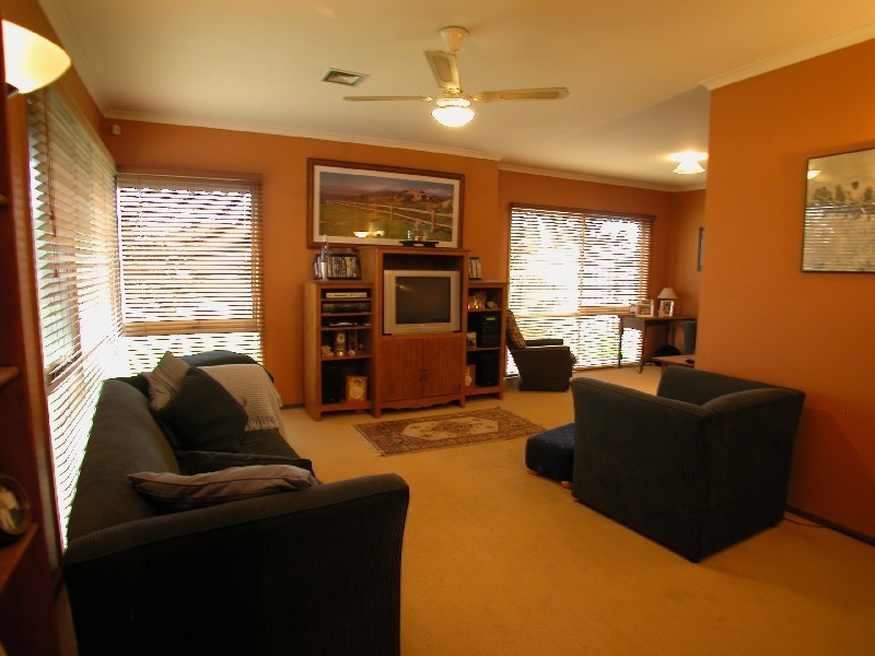 20 Horseshoe Crescent, Epping VIC 3076