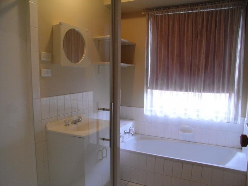 16 Quist Court, Mill Park VIC 3082