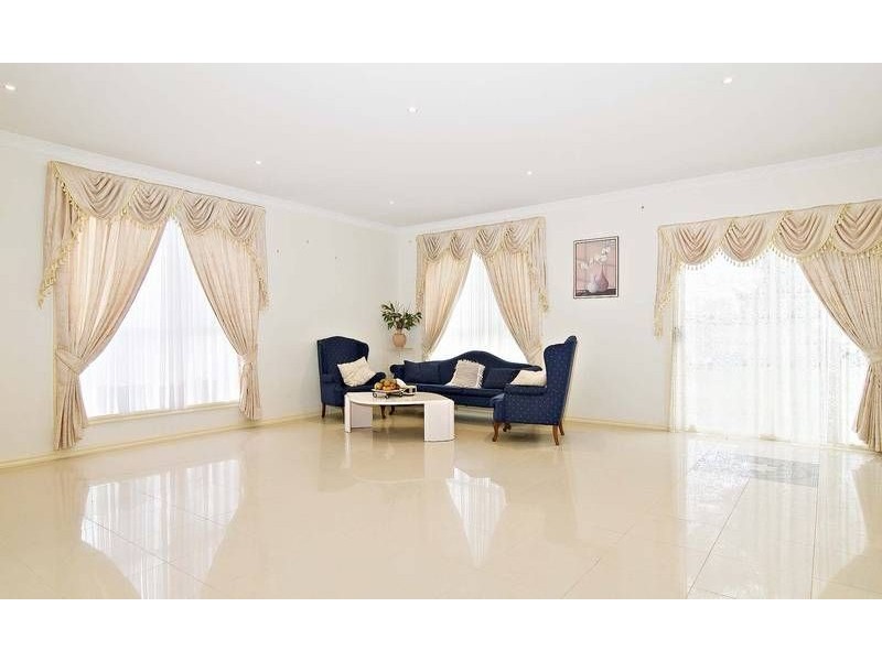 11 Nyanda Court, Croydon VIC 3136