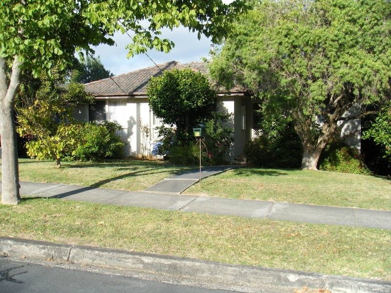 15 Balmoral Street, Kilsyth VIC 3137