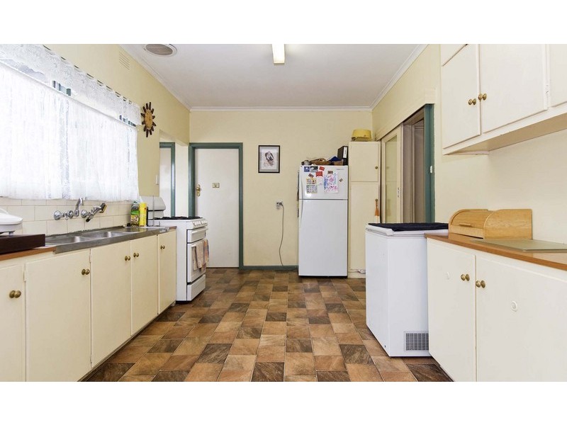 4 Lemnos Street, Croydon VIC 3136