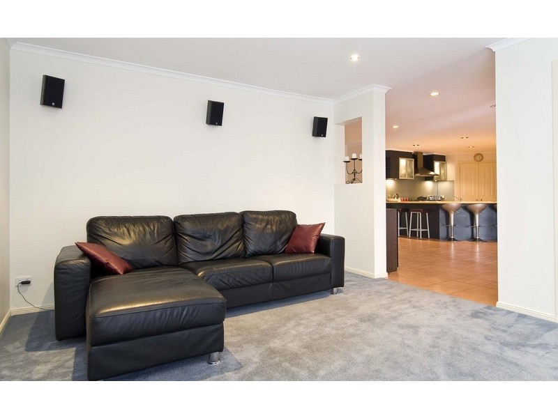 12 Yarra Hill Lane, Chirnside Park VIC 3116