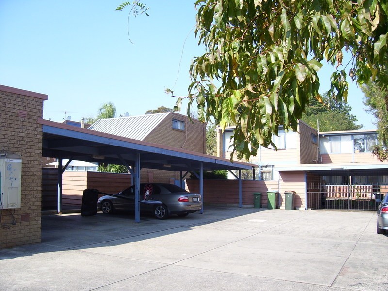 8/8-12 Landale Avenue, Croydon VIC 3136