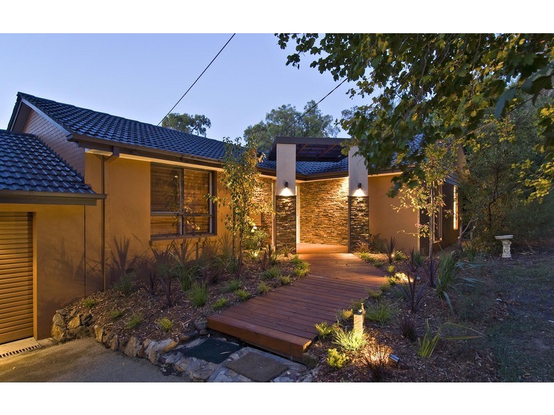 7 Greenwood Lane, Mooroolbark VIC 3138
