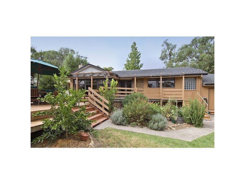 7 Greenwood Lane, Mooroolbark VIC 3138