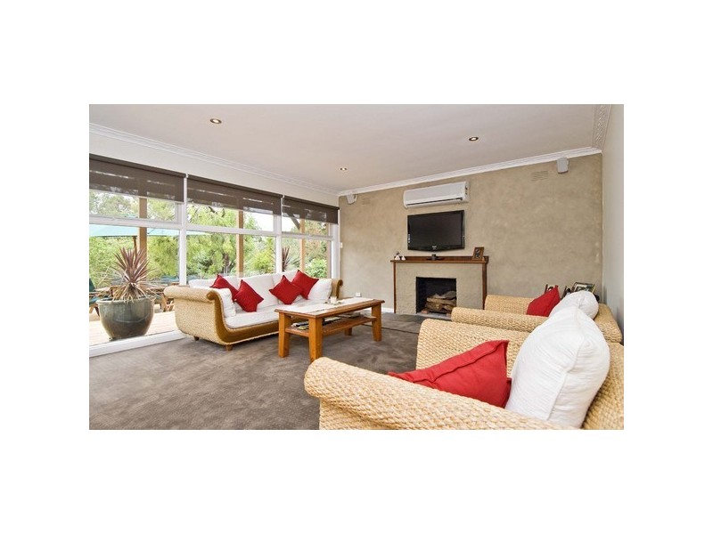 7 Greenwood Lane, Mooroolbark VIC 3138