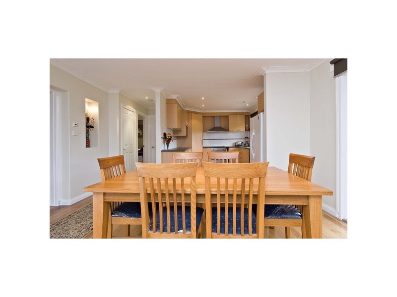7 Greenwood Lane, Mooroolbark VIC 3138