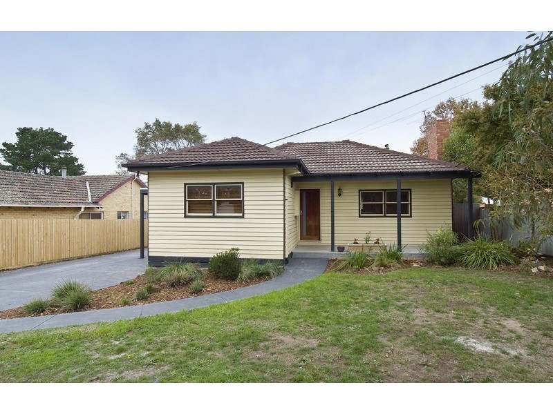 1/60 Blazey Road, Croydon South VIC 3136