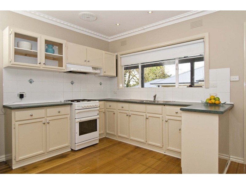 1/60 Blazey Road, Croydon South VIC 3136