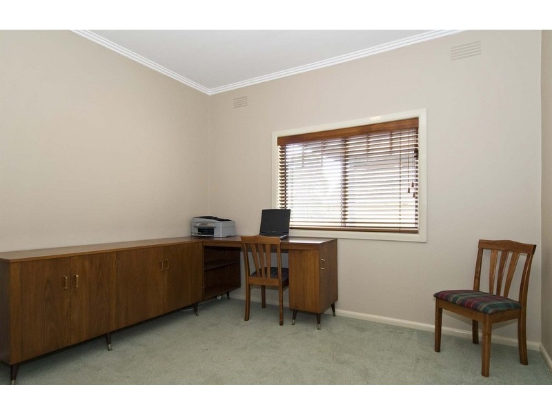 1/60 Blazey Road, Croydon South VIC 3136