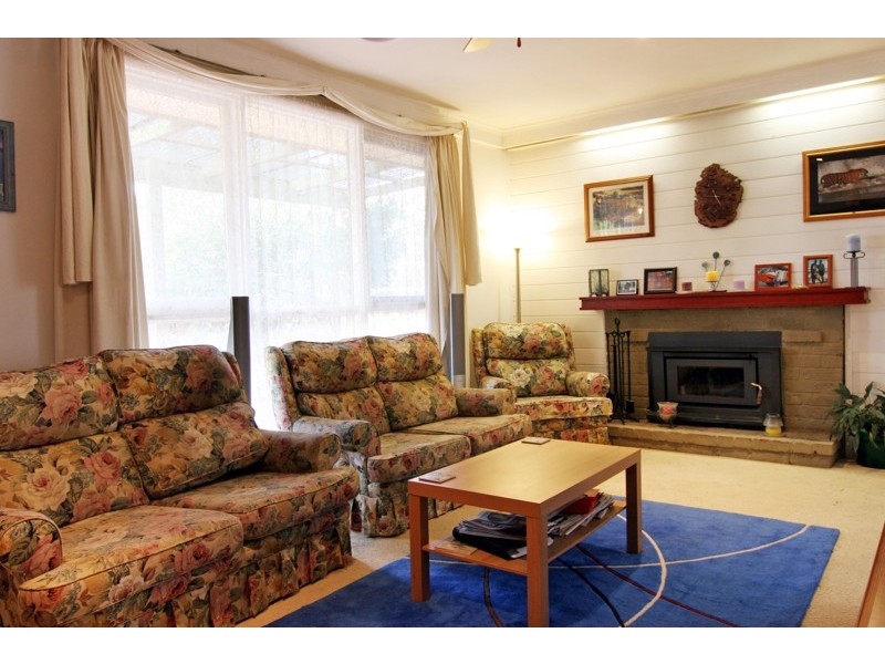 25 Churchill Way, Kilsyth VIC 3137