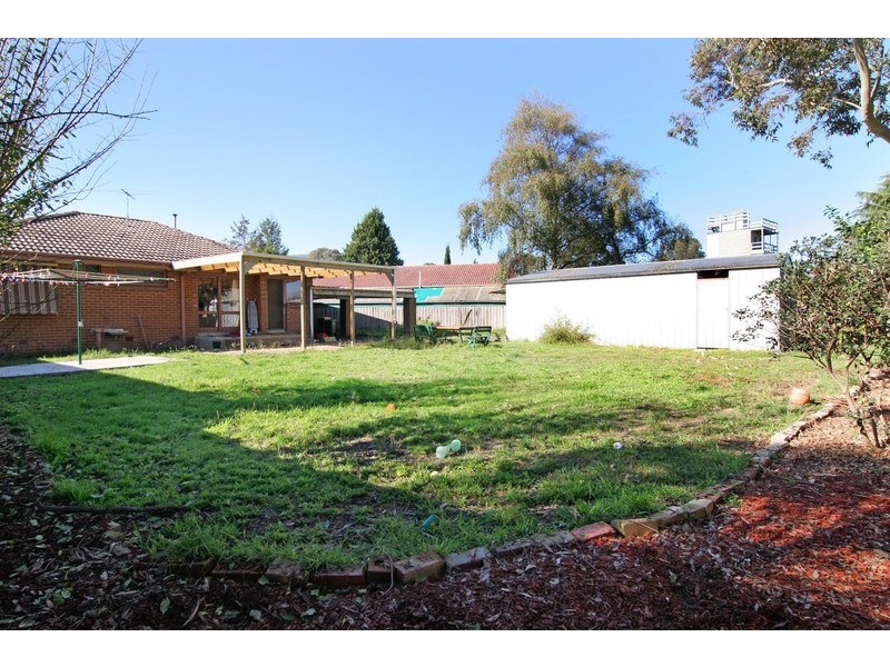 24 Belinda Close, Kilsyth VIC 3137