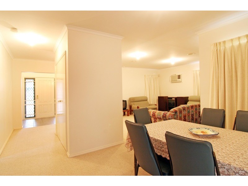 32 Barker Drive, Mooroolbark VIC 3138