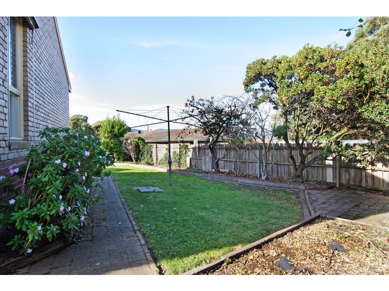 17 Mulduri Crescent, Croydon South VIC 3136