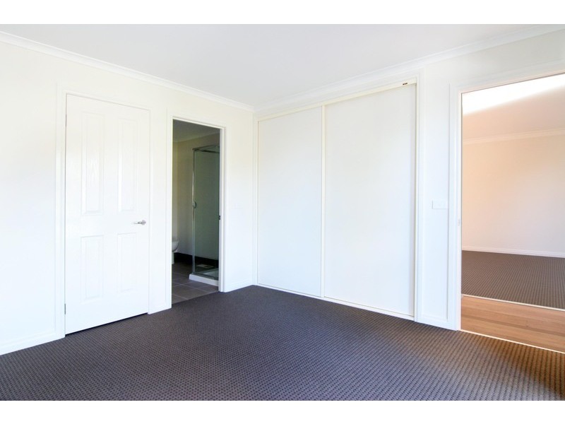 1 Bimbadeen Drive, Mooroolbark VIC 3138
