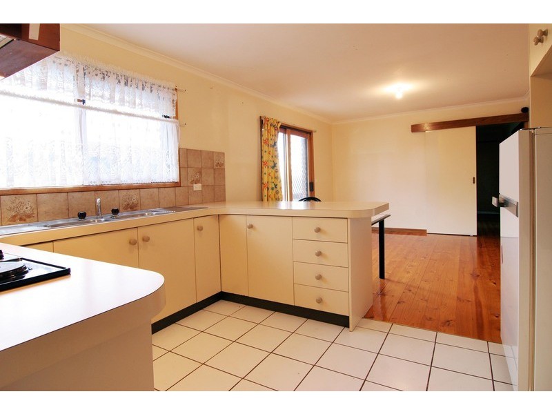 10 Campaspe Drive, Croydon Hills VIC 3136