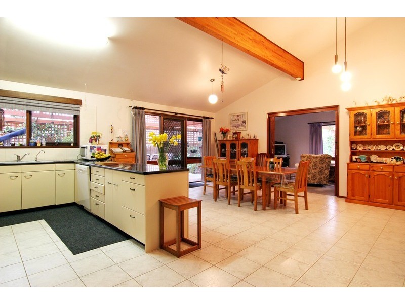 40 Campaspe Drive, Croydon Hills VIC 3136