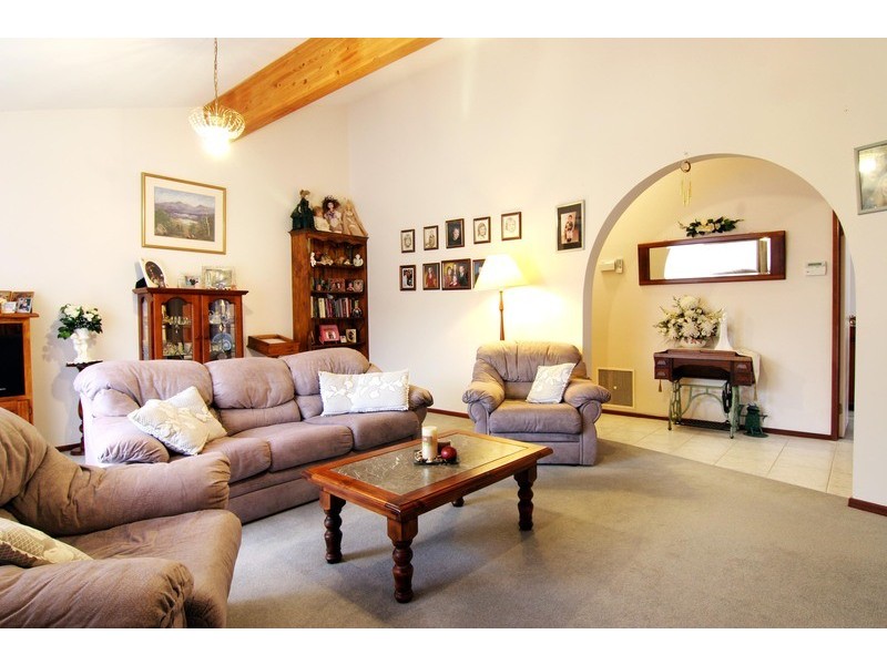 40 Campaspe Drive, Croydon Hills VIC 3136