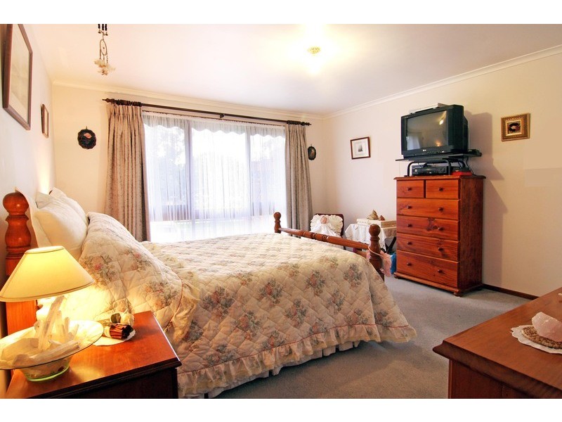 40 Campaspe Drive, Croydon Hills VIC 3136