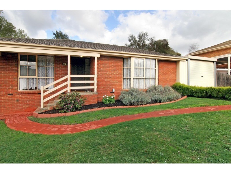 24 Chevalier Crescent, Mooroolbark VIC 3138