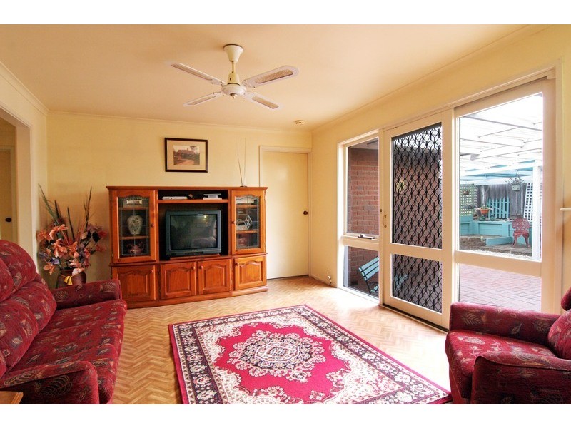 24 Chevalier Crescent, Mooroolbark VIC 3138