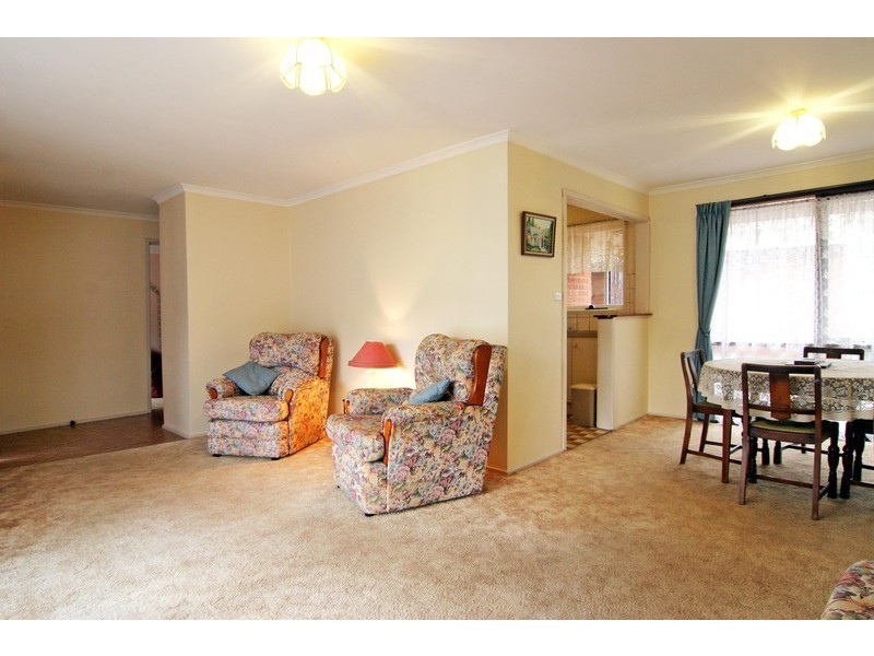 24 Chevalier Crescent, Mooroolbark VIC 3138