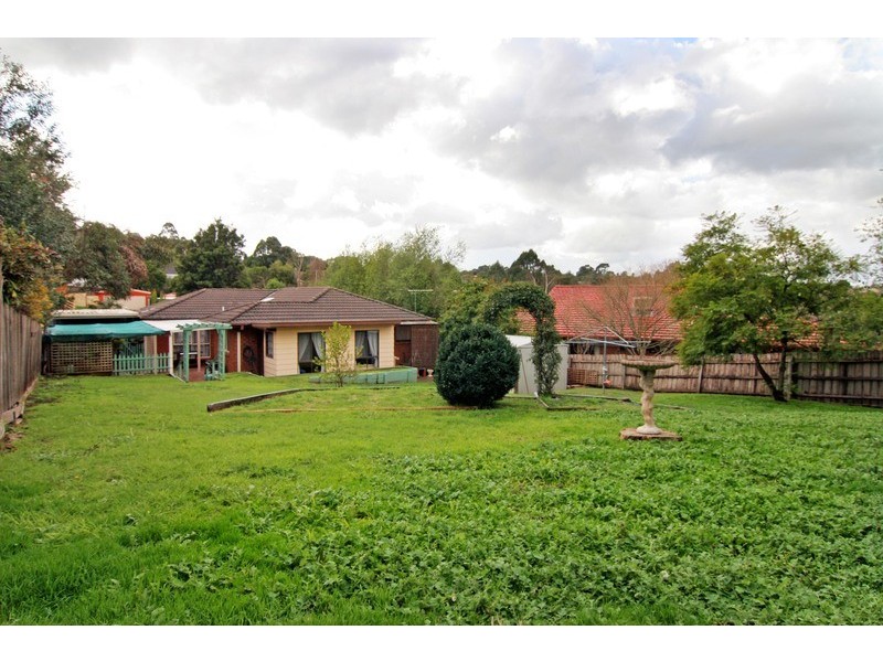 24 Chevalier Crescent, Mooroolbark VIC 3138