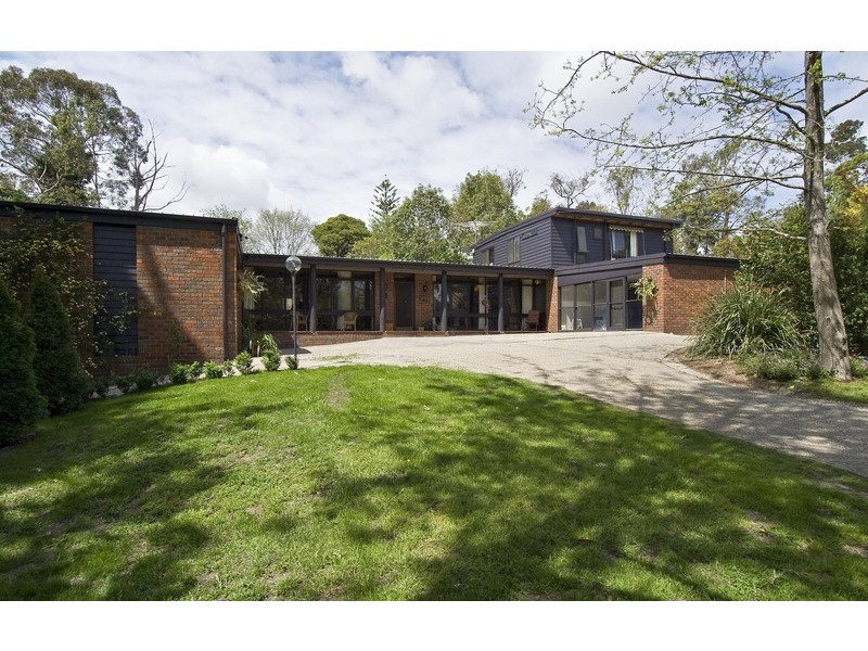 4 Douglas Parade, Croydon VIC 3136