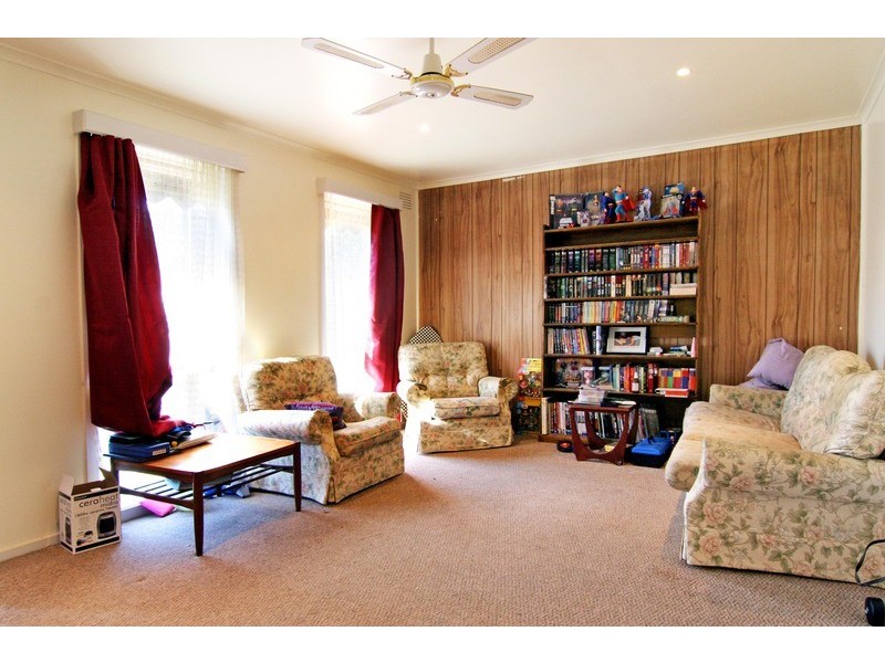 24 Belinda Close, Kilsyth VIC 3137