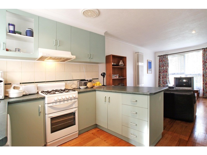 2/1 McDonald Crescent, Boronia VIC 3155