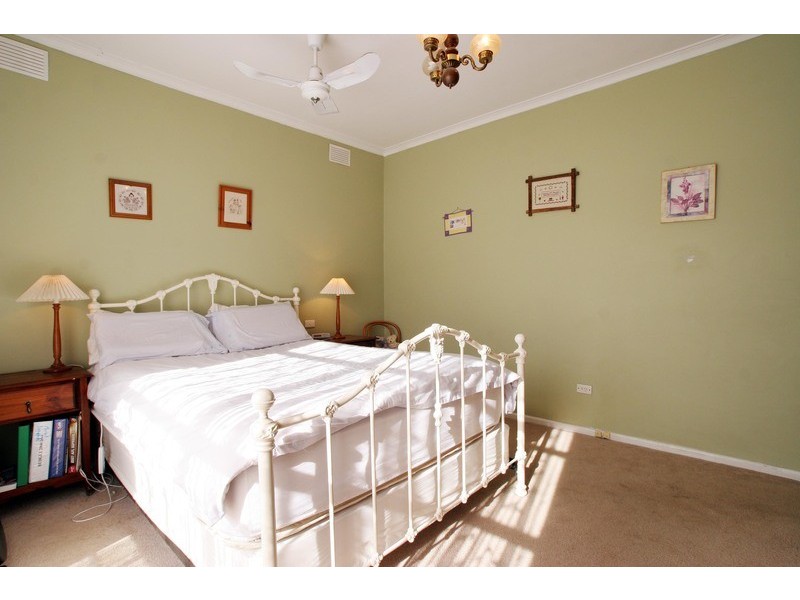 6 Rose Court, Croydon VIC 3136