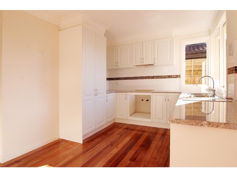 1 Bimbadeen Drive, Mooroolbark VIC 3138