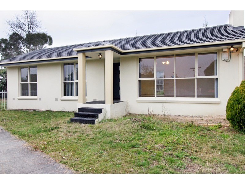 40 Thomas Street, Croydon South VIC 3136