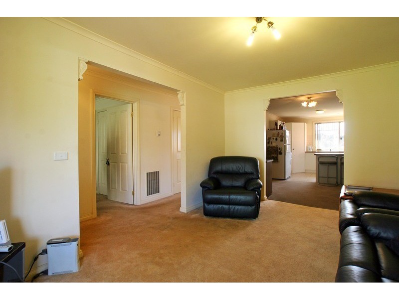 1/8 Felix Grove, Mooroolbark VIC 3138