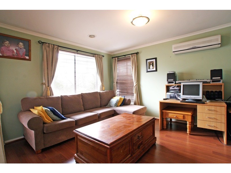 17 Mountain View Road, Kilsyth VIC 3137