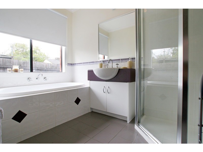 17 Mountain View Road, Kilsyth VIC 3137