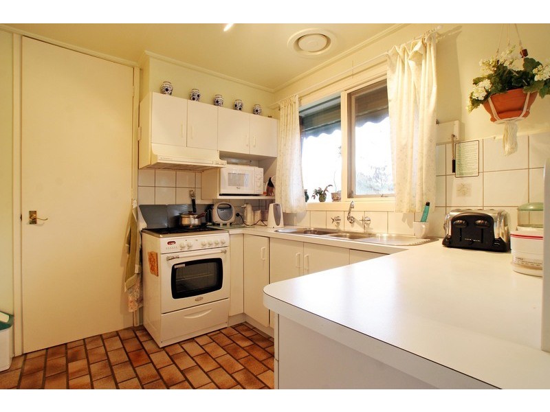 19 Shane Crescent, Croydon South VIC 3136