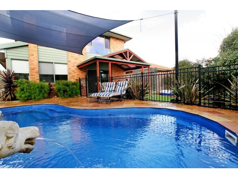 21 Latrobe Court, Croydon Hills VIC 3136