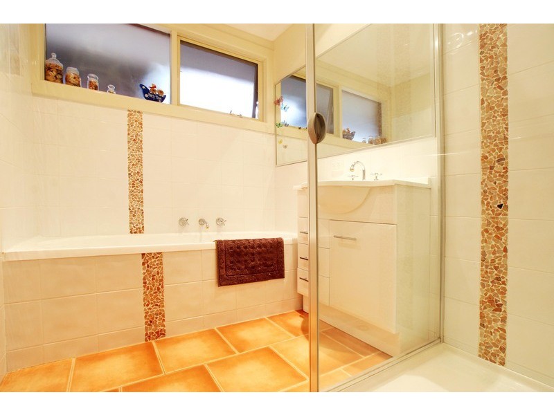 21 Gordon Avenue, Montrose VIC 3765