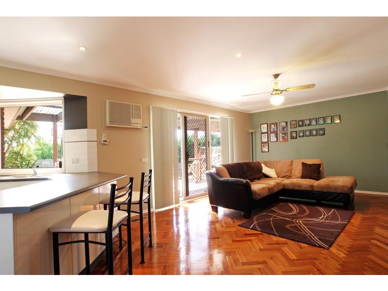 8 Como Close, Croydon VIC 3136