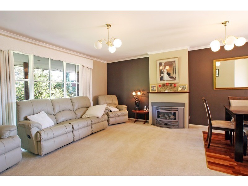 8 Como Close, Croydon VIC 3136
