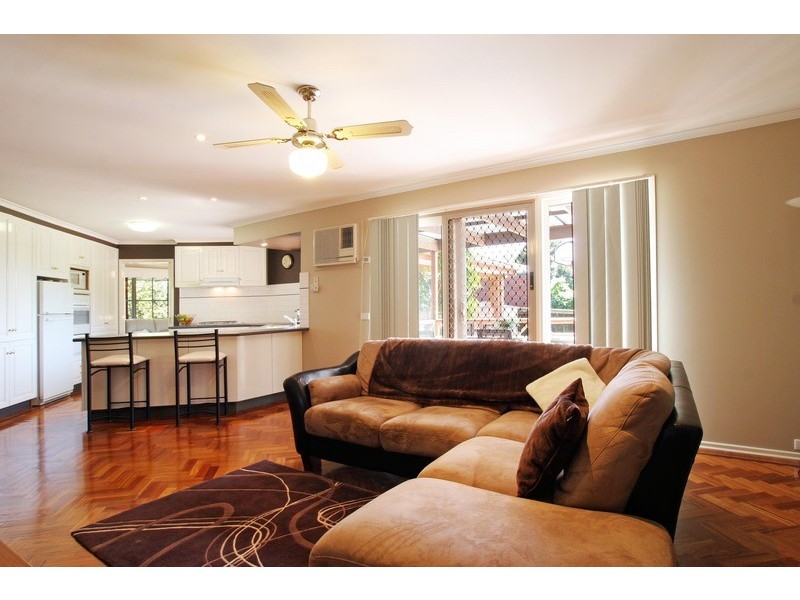 8 Como Close, Croydon VIC 3136