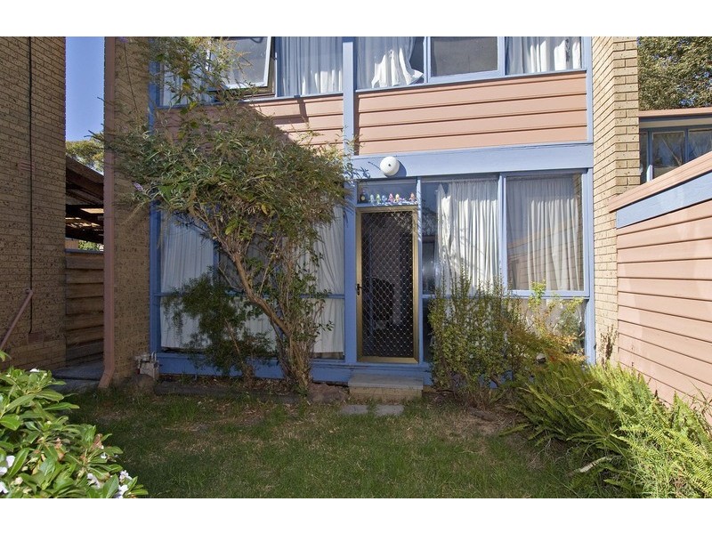 8/8-12 Landale Avenue, Croydon VIC 3136