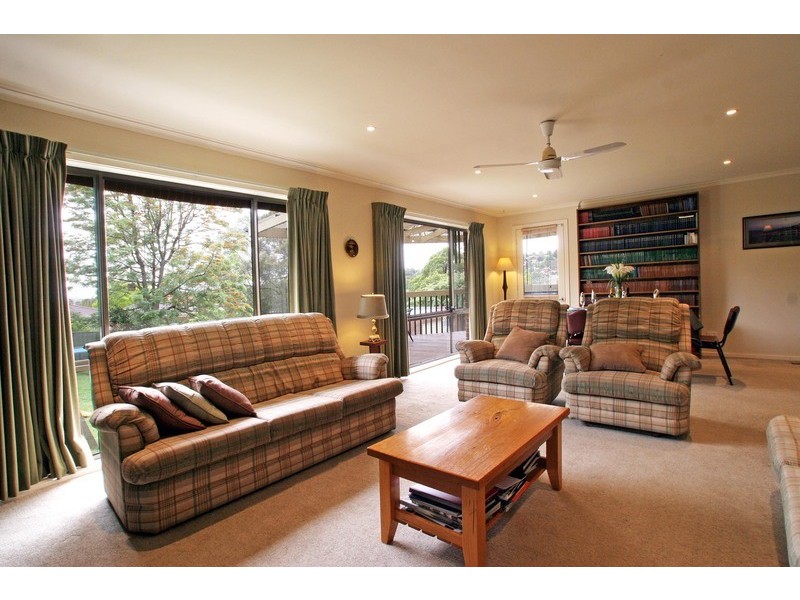 21 Carole Avenue, Chirnside Park VIC 3116