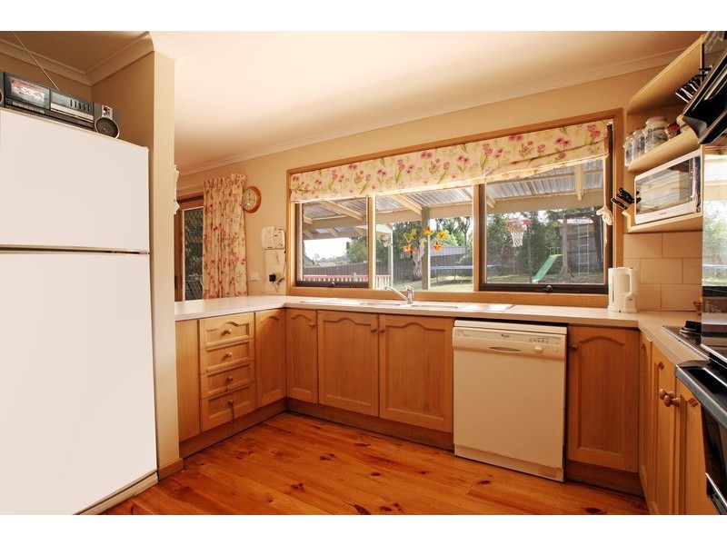 5 Robyn Court, Mooroolbark VIC 3138